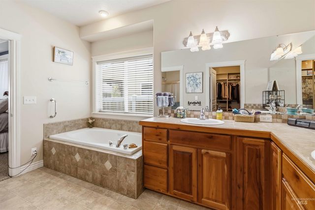9701 W Penhurst Drive, Star, ID 83669