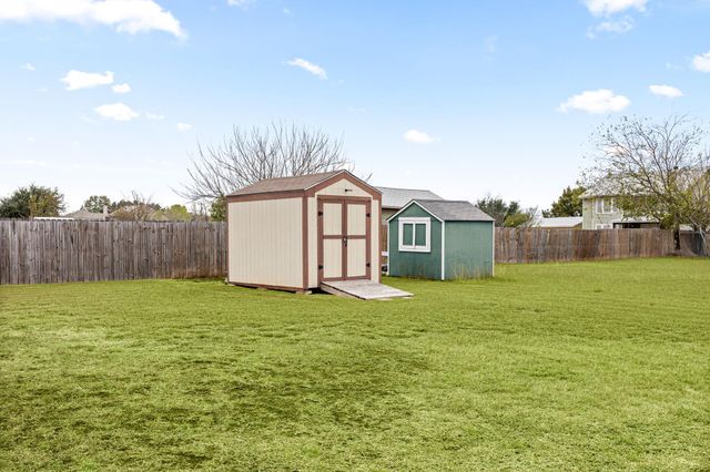 166 Kristen DR, Kyle, TX 78640