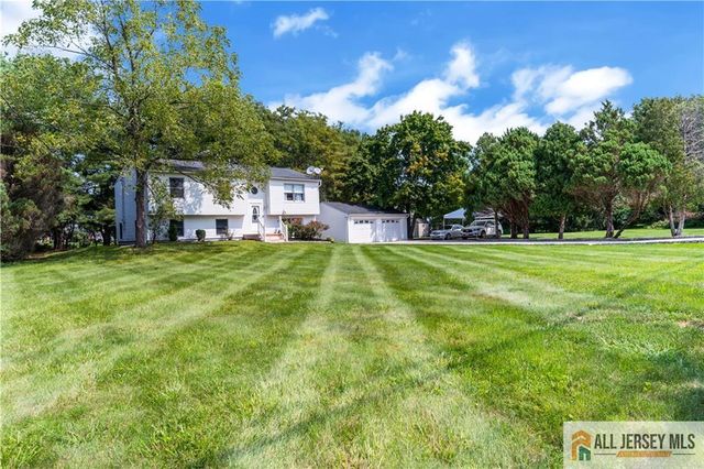 89 Dey Road, Plainsboro, NJ 08512