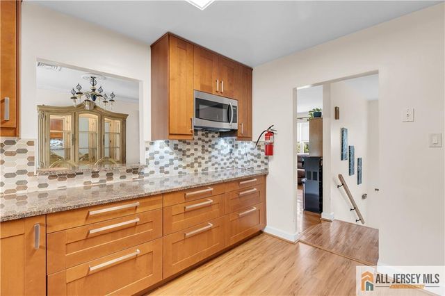 89 Dey Road, Plainsboro, NJ 08512
