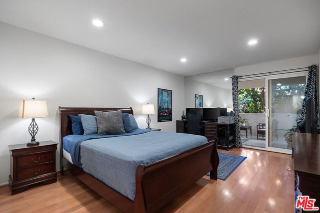 15325 Magnolia Boulevard 108, Sherman Oaks, CA 91403