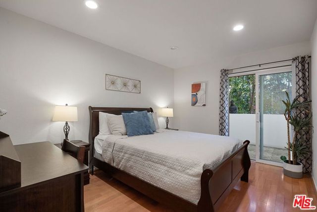 15325 Magnolia Boulevard 108, Sherman Oaks, CA 91403
