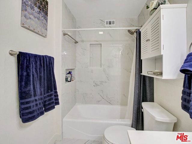 15325 Magnolia Boulevard 108, Sherman Oaks, CA 91403