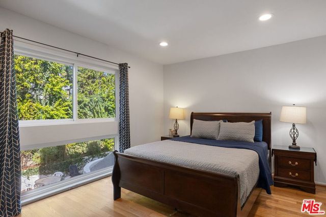 15325 Magnolia Boulevard 108, Sherman Oaks, CA 91403