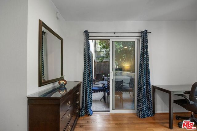 15325 Magnolia Boulevard 108, Sherman Oaks, CA 91403