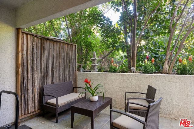 15325 Magnolia Boulevard 108, Sherman Oaks, CA 91403