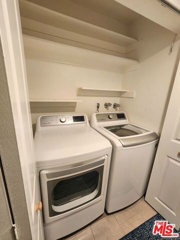 15325 Magnolia Boulevard 108, Sherman Oaks, CA 91403