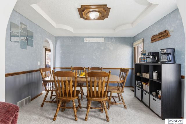 6118 S 91st Avenue, Ralston, NE 68127