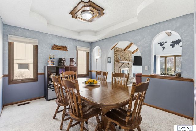 6118 S 91st Avenue, Ralston, NE 68127