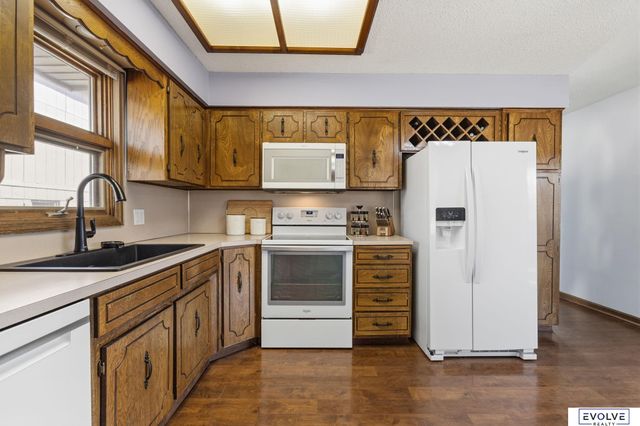 6118 S 91st Avenue, Ralston, NE 68127