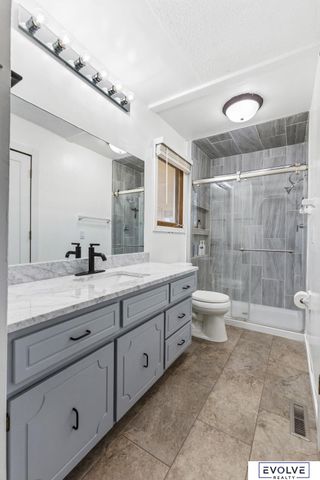 6118 S 91st Avenue, Ralston, NE 68127