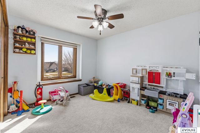 6118 S 91st Avenue, Ralston, NE 68127