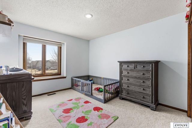 6118 S 91st Avenue, Ralston, NE 68127