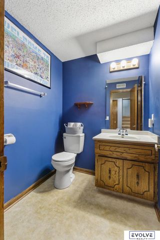 6118 S 91st Avenue, Ralston, NE 68127