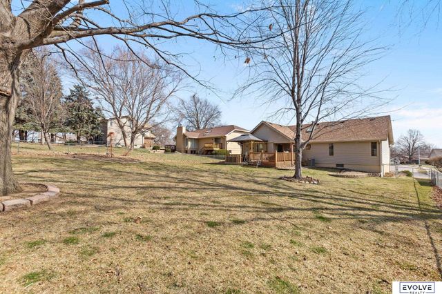 6118 S 91st Avenue, Ralston, NE 68127