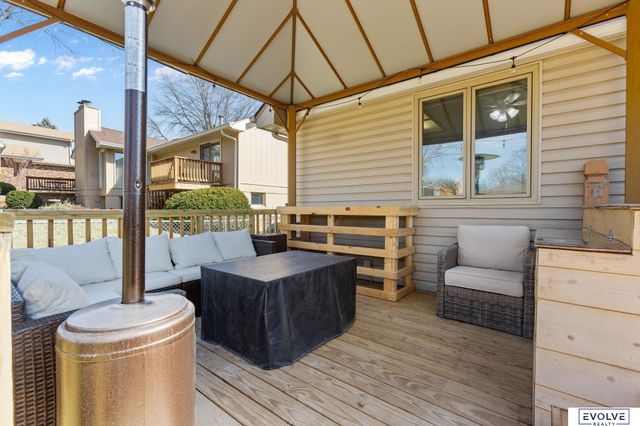 6118 S 91st Avenue, Ralston, NE 68127