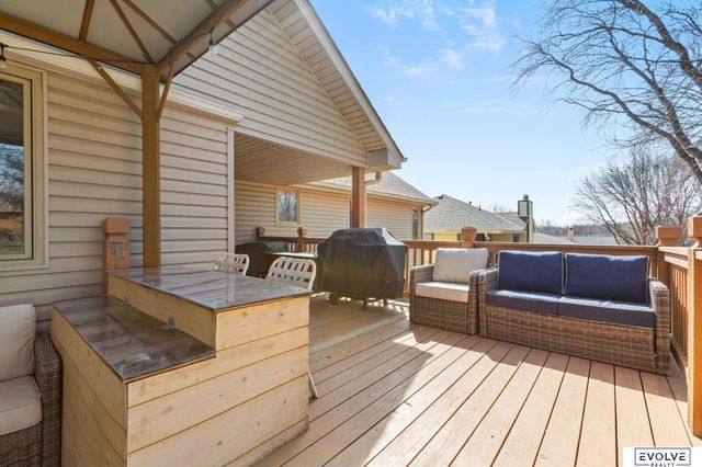 6118 S 91st Avenue, Ralston, NE 68127