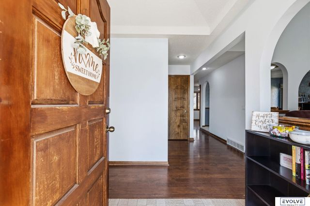 6118 S 91st Avenue, Ralston, NE 68127