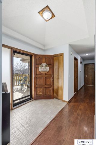 6118 S 91st Avenue, Ralston, NE 68127