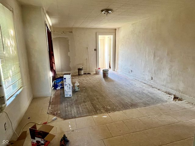 149 N 6th Avenue, Beech Grove, IN 46107