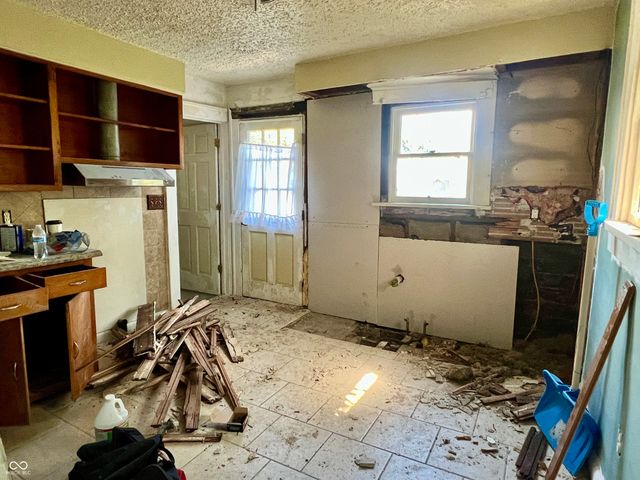 149 N 6th Avenue, Beech Grove, IN 46107