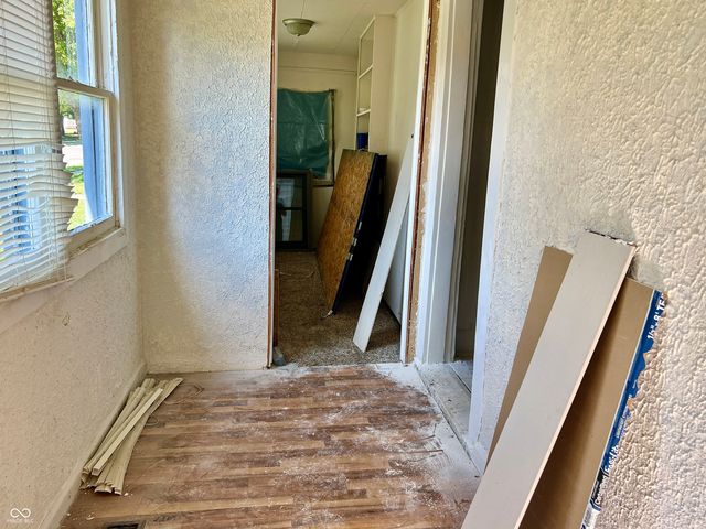 149 N 6th Avenue, Beech Grove, IN 46107