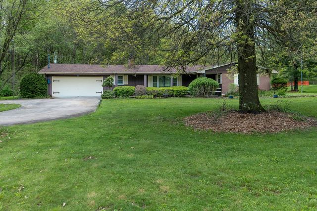 111 Patricia Dr, Big Beaver, PA 15010