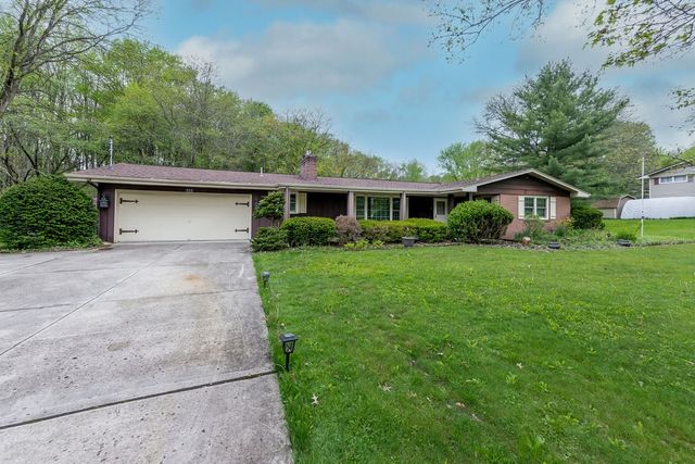 111 Patricia Dr, Big Beaver, PA 15010