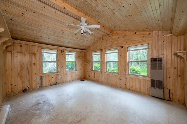 111 Patricia Dr, Big Beaver, PA 15010