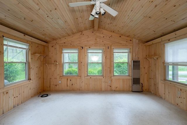 111 Patricia Dr, Big Beaver, PA 15010