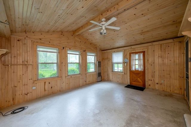 111 Patricia Dr, Big Beaver, PA 15010