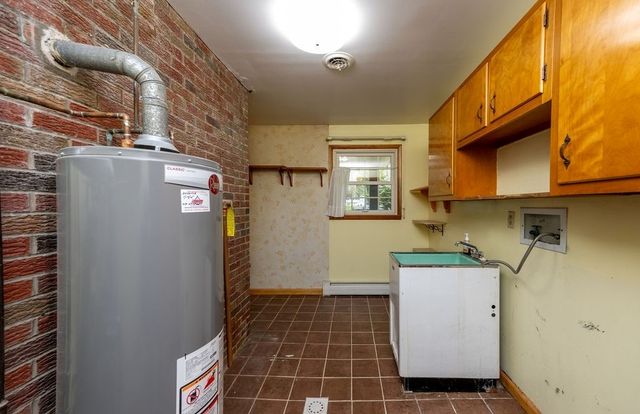 111 Patricia Dr, Big Beaver, PA 15010
