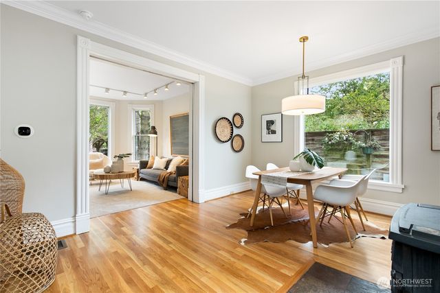 2202 E John Street, Seattle, WA 98112