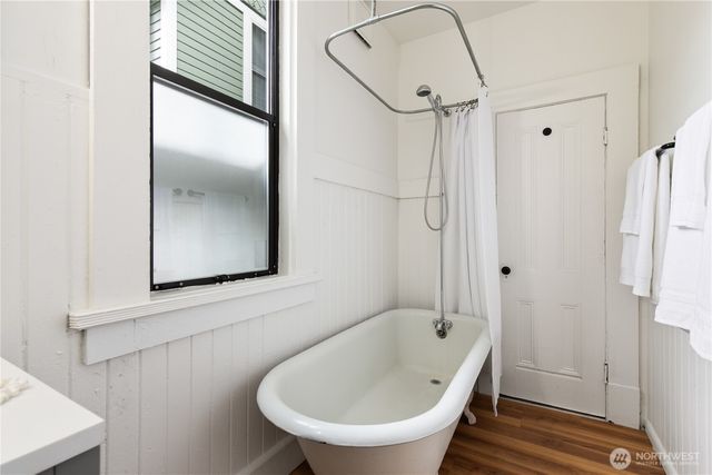 2202 E John Street, Seattle, WA 98112