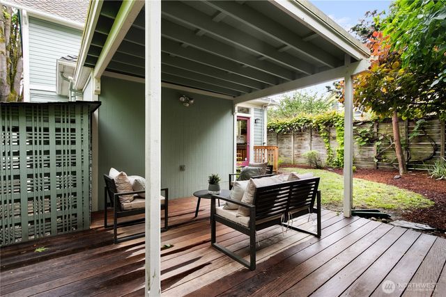2202 E John Street, Seattle, WA 98112