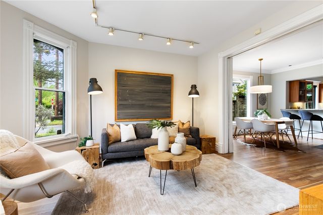2202 E John Street, Seattle, WA 98112