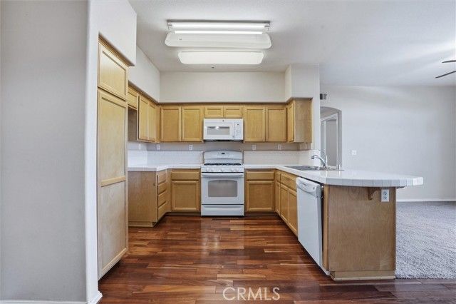 310 E Mccoy 11F, Santa Maria, CA 93455