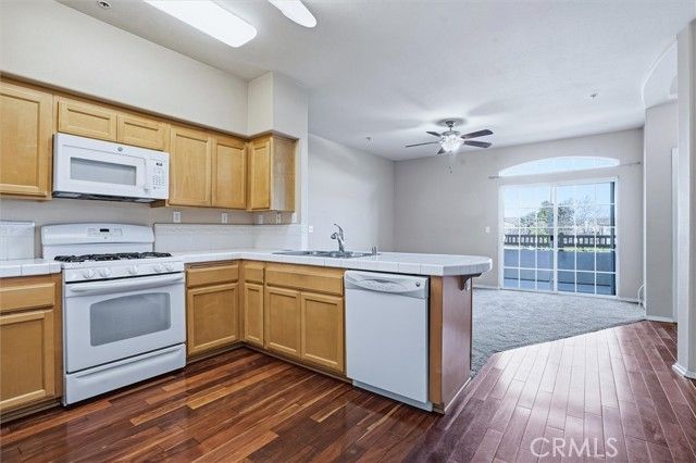 310 E Mccoy 11F, Santa Maria, CA 93455