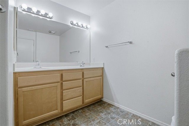 310 E Mccoy 11F, Santa Maria, CA 93455