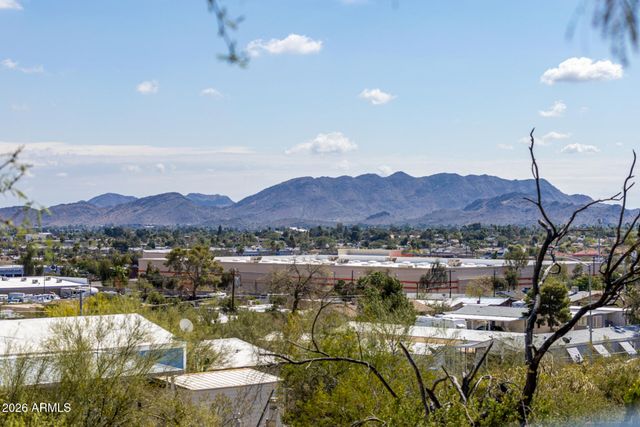 12815 N 19TH Street, Phoenix, AZ 85022