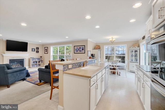 942 KAVANAGH CIR, Red Lion, PA 17356