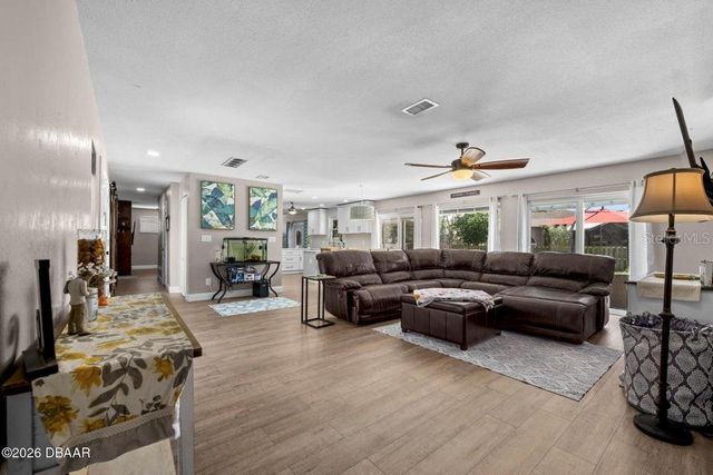 18 TOMOKA OAKS BOULEVARD, Ormond Beach, FL 32174
