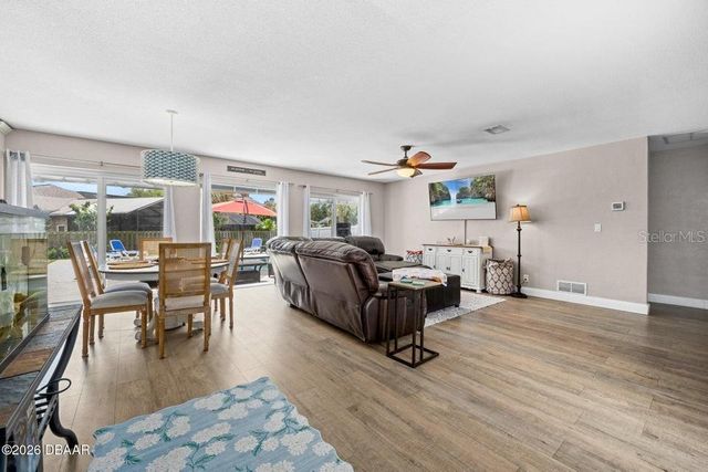 18 TOMOKA OAKS BOULEVARD, Ormond Beach, FL 32174