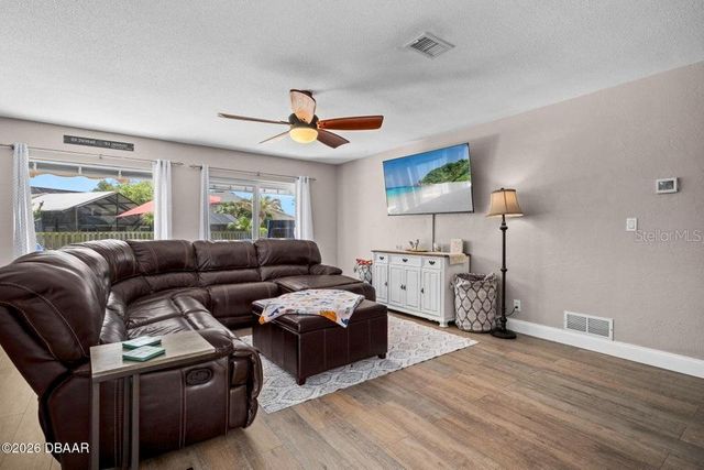 18 TOMOKA OAKS BOULEVARD, Ormond Beach, FL 32174