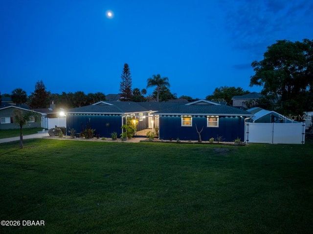 18 TOMOKA OAKS BOULEVARD, Ormond Beach, FL 32174