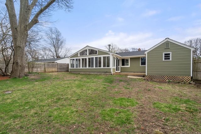 15 Martindale Rd, Randolph, MA 02368