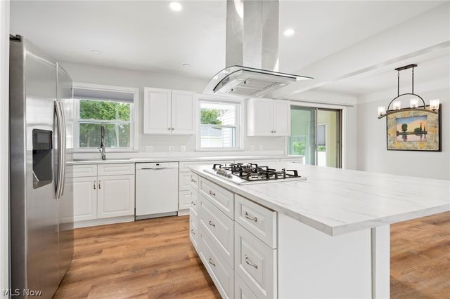 6904 Reid Drive, Parma Heights, OH 44130