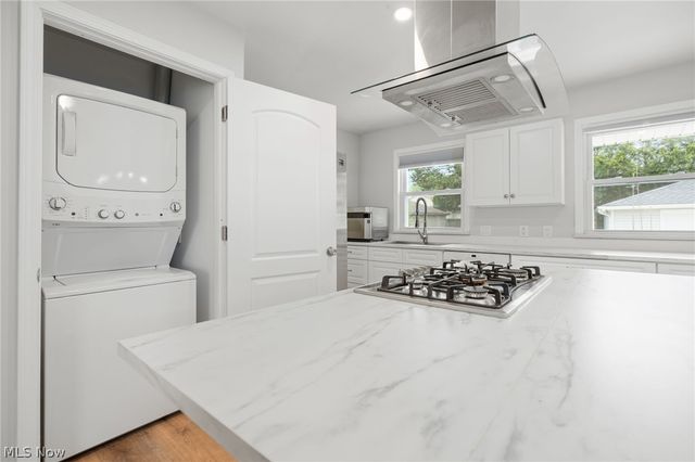 6904 Reid Drive, Parma Heights, OH 44130