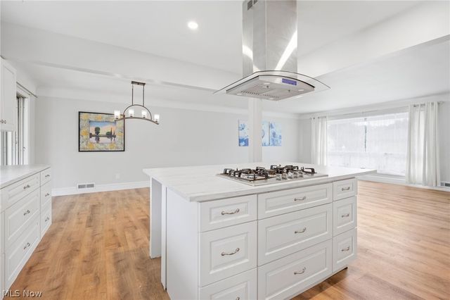 6904 Reid Drive, Parma Heights, OH 44130