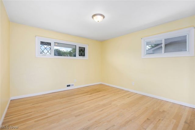 6904 Reid Drive, Parma Heights, OH 44130